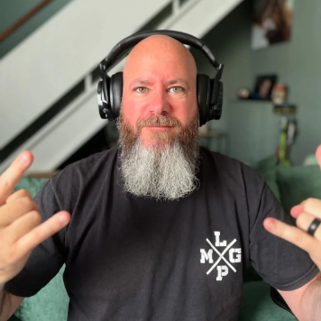 7 Reasons Fans of Loud Music Choose the Heavys H1H Headphones