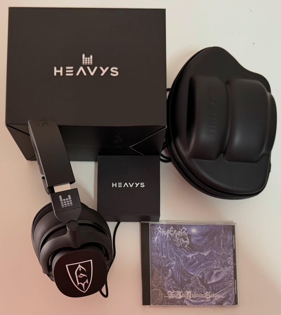 HEAVYS｜ヘヴィメタル専用ヘッドホン – Heavys
